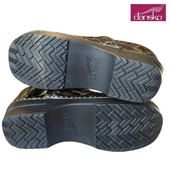 DANSKO Professional Tiger’s Eye Snakeskin Emerald Green Clogs Slip On Size 9.5 - Picture 5 of 7